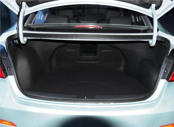 名图 2014款 1.8L 自动智能型GLS 车厢座椅   后备厢