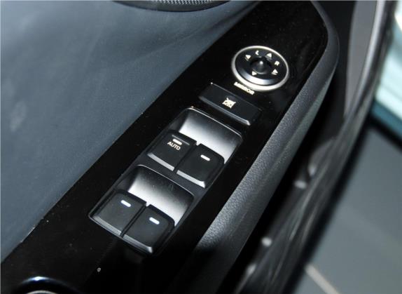 名图 2014款 1.8L 自动智能型GLS 车厢座椅   门窗控制
