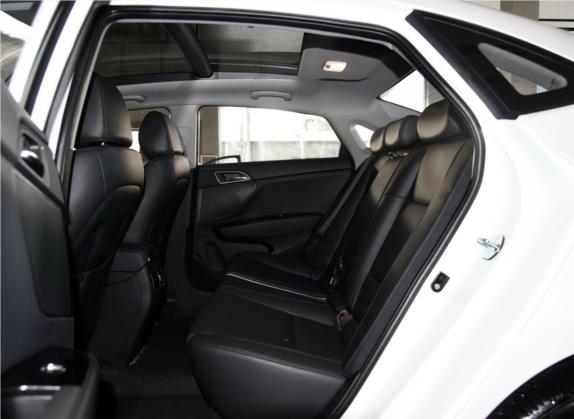 名图 2016款 1.8L 自动尊贵型DLX 车厢座椅   后排空间