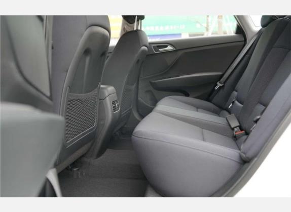 名图 2016款 1.8L 手动舒适型GL 车厢座椅   后排空间