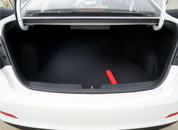 名图 2016款 1.8L 自动舒适型GL 车厢座椅   后备厢