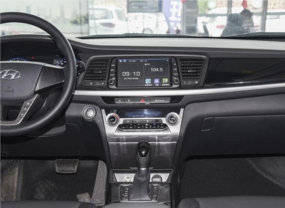 名图 2019款 1.8L 自动智能型GLS 国VI 中控类   中控台