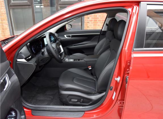 名图 2021款 1.8L CVT GLX精英版 车厢座椅   前排空间