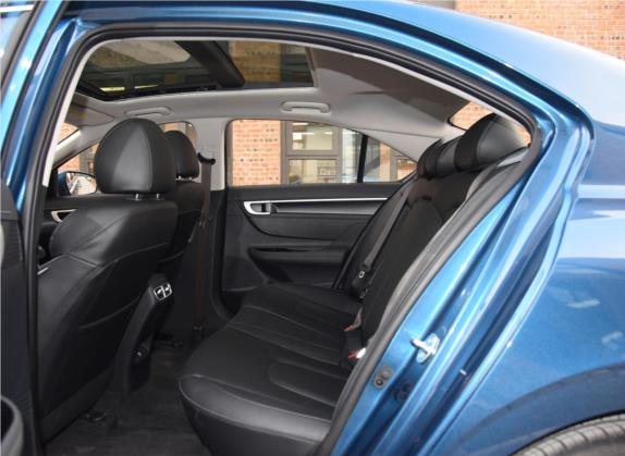 名图 2021款 1.8L CVT LUX尊贵版 车厢座椅   后排空间