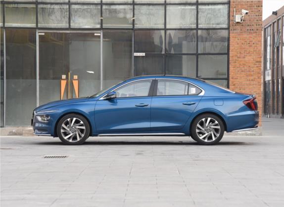 名图 2021款 1.8L CVT LUX尊贵版 外观   正侧