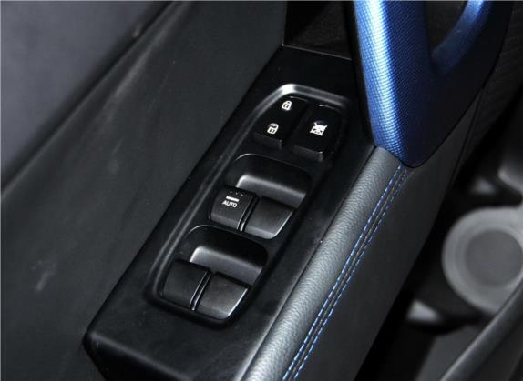 北京现代ix25 2015款 1.6L 自动两驱尊贵型DLX 车厢座椅   门窗控制