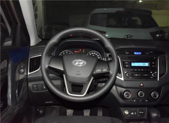 北京现代ix25 2015款 1.6L 手动两驱时尚型GS 中控类   驾驶位