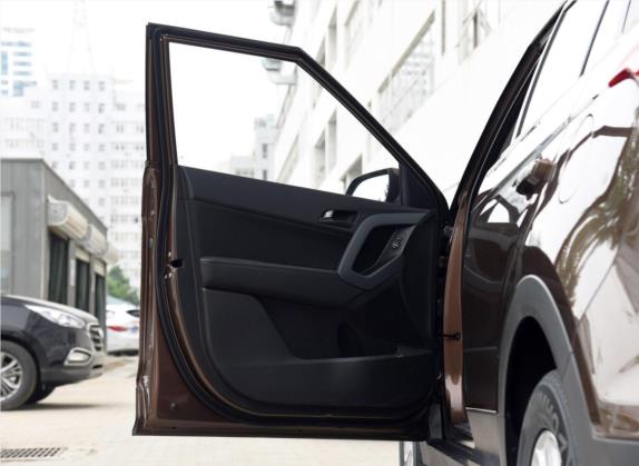 北京现代ix25 2015款 1.6L 手动两驱时尚型GS 车厢座椅   前门板
