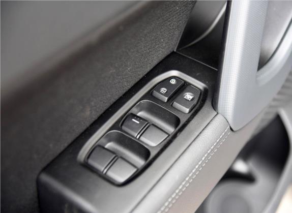 北京现代ix25 2015款 1.6L 手动两驱时尚型GS 车厢座椅   门窗控制
