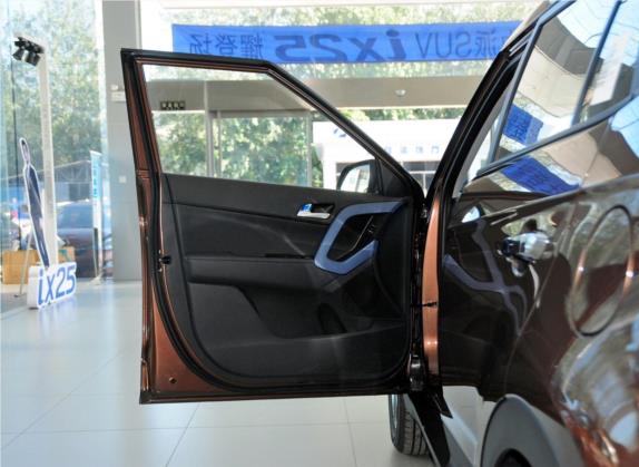 北京现代ix25 2015款 1.6L 自动两驱智能型GLS 车厢座椅   前门板
