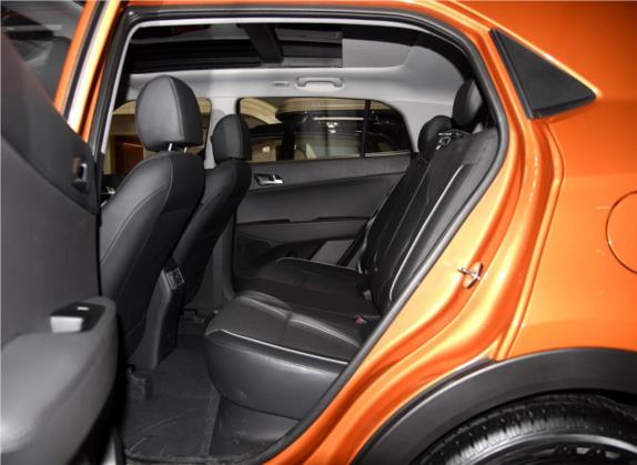北京现代ix25 2015款 2.0L 自动两驱智能型GLS 车厢座椅   后排空间