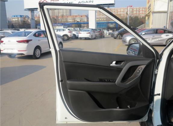 北京现代ix25 2016款 1.6T 双离合两驱尊贵型DLX 车厢座椅   前门板