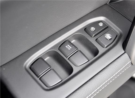 北京现代ix25 2019款 1.6L 自动智能型纪念款 车厢座椅   门窗控制