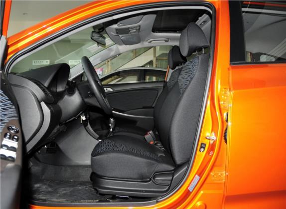 瑞奕 2014款 1.4L 手动GLX 车厢座椅   前排空间