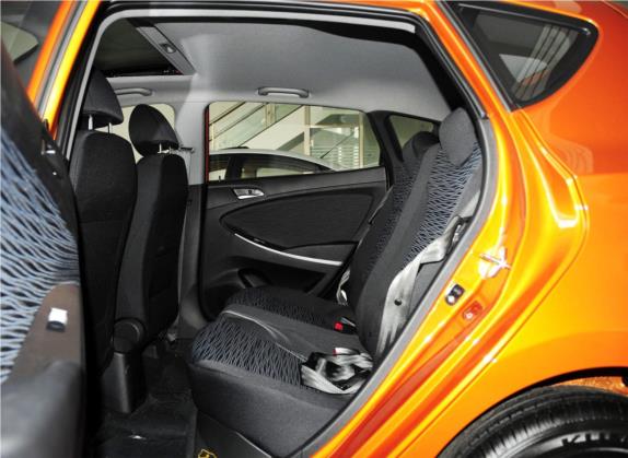 瑞奕 2014款 1.4L 手动GLX 车厢座椅   后排空间