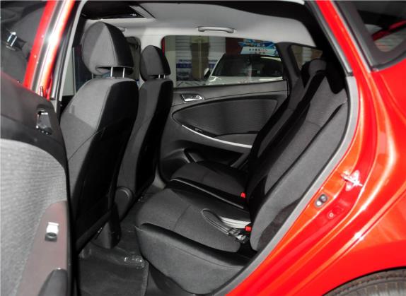 瑞奕 2014款 1.4L 自动TOP 车厢座椅   后排空间