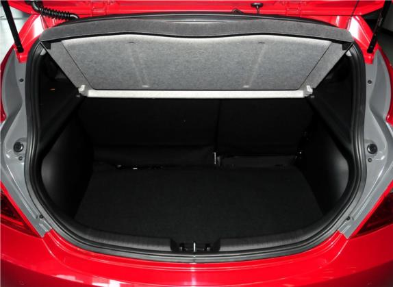 瑞奕 2014款 1.4L 自动TOP 车厢座椅   后备厢