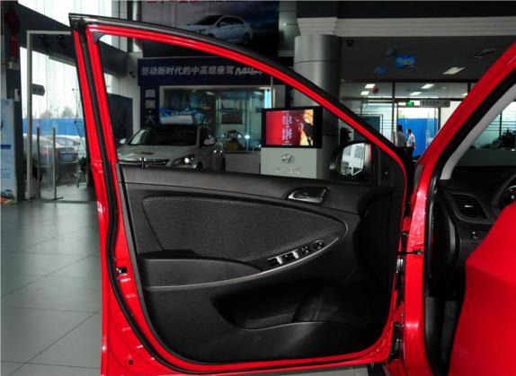 瑞奕 2014款 1.4L 自动TOP 车厢座椅   前门板