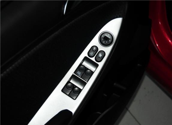 瑞奕 2014款 1.4L 自动TOP 车厢座椅   门窗控制