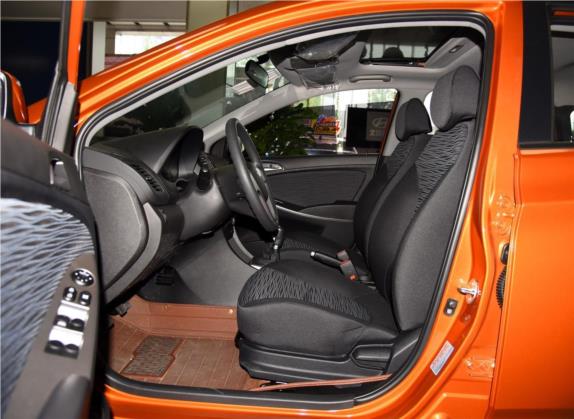 瑞奕 2016款 1.4L 手动领先型GLX 车厢座椅   前排空间