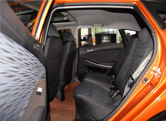 瑞奕 2016款 1.4L 手动领先型GLX 车厢座椅   后排空间