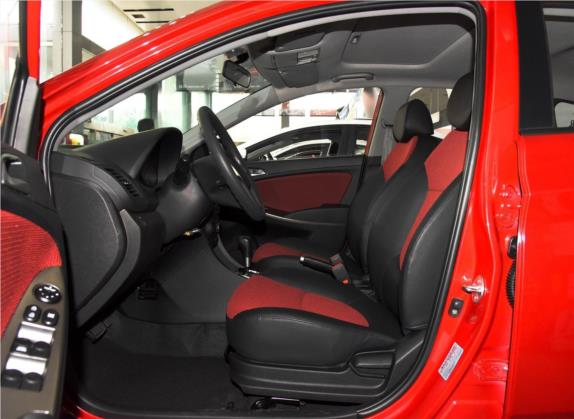 瑞奕 2016款 1.4L 自动领先型GLX 车厢座椅   前排空间