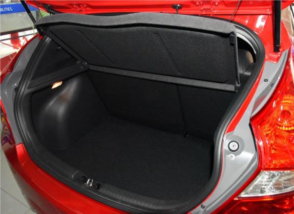 瑞奕 2016款 1.4L 自动领先型GLX 车厢座椅   后备厢