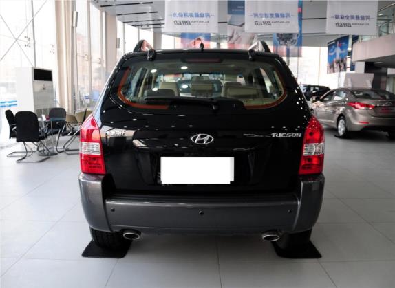 途胜 2009款 2.0L 自动两驱天窗型 外观   正后