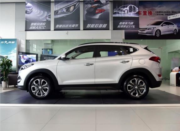 途胜 2015款 1.6T 双离合四驱尊贵型 外观   正侧