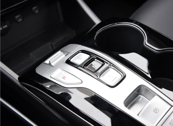 途胜 2021款 途胜L 1.5T DCT LUX尊贵版 中控类   挡把
