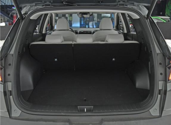 途胜 2022款 途胜L 2.0L 混动·旗舰版 车厢座椅   后备厢