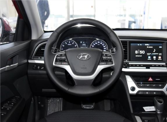 领动 2016款 1.6L 自动智炫·豪华型 中控类   驾驶位