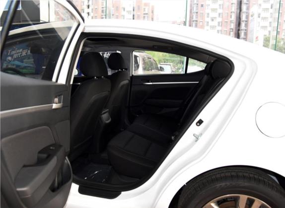 领动 2016款 1.6L 手动智炫·活力型 车厢座椅   后排空间