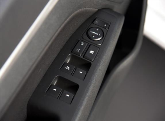 领动 2016款 1.6L 手动智炫·活力型 车厢座椅   门窗控制