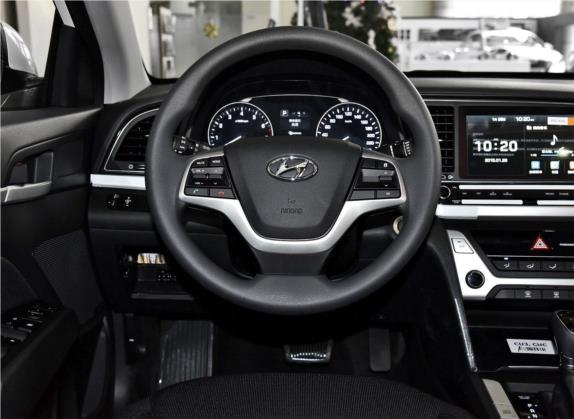 领动 2018款 1.6L 自动15周年特别版 中控类   驾驶位