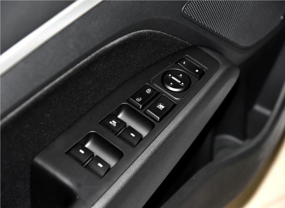 领动 2018款 1.6L 自动15周年特别版 车厢座椅   门窗控制