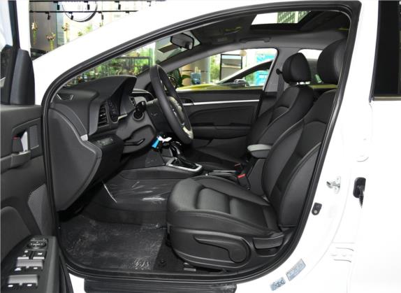 领动 2019款 1.5L CVT智炫·精英型 车厢座椅   前排空间