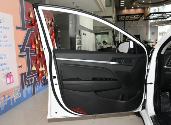 领动 2019款 1.5L CVT智炫·精英型 车厢座椅   前门板