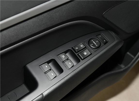 领动 2019款 1.5L CVT智炫·精英型 车厢座椅   门窗控制