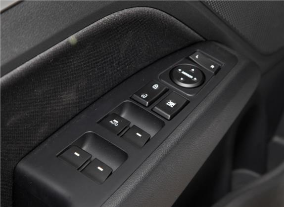 领动 2019款 1.5L 手动智炫·活力型 车厢座椅   门窗控制