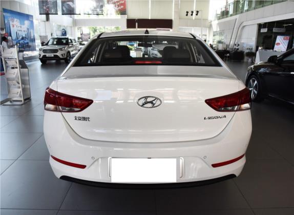 悦纳 2016款 1.6L 自动精英版TOP 外观   正后