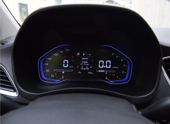 悦纳 2020款 1.4L CVT TOP精英版 中控类   仪表盘