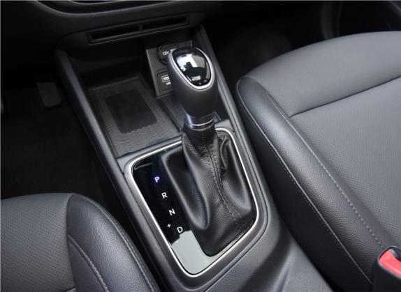 悦纳 2020款 1.4L CVT TOP精英版 中控类   挡把