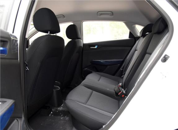 悦纳RV 2017款 1.4L 手动炫酷版GLS 国V 车厢座椅   后排空间
