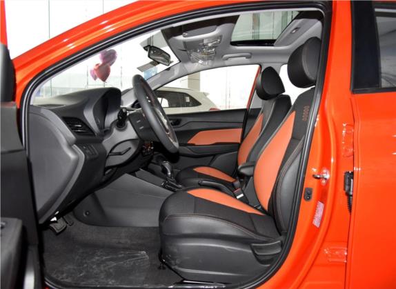 悦纳RV 2017款 1.4L 自动活力版SPORT 国V 车厢座椅   前排空间