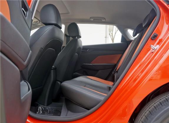 悦纳RV 2017款 1.6L 自动活力版SPORT 国V 车厢座椅   后排空间