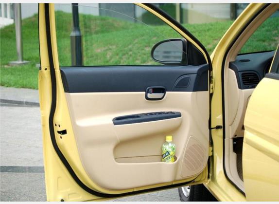 雅绅特 2006款 1.4自动豪华型 车厢座椅   前门板