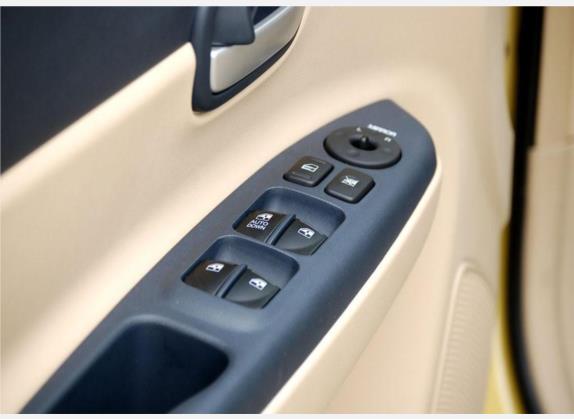 雅绅特 2006款 1.4自动豪华型 车厢座椅   门窗控制