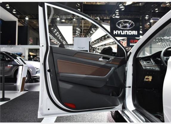 索纳塔插电混动 2018款 2.0 PHT智尊版 国V 车厢座椅   前门板