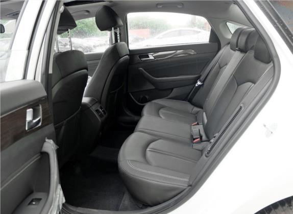 索纳塔插电混动 2018款 2.0 PHE智享版 国V 车厢座椅   后排空间